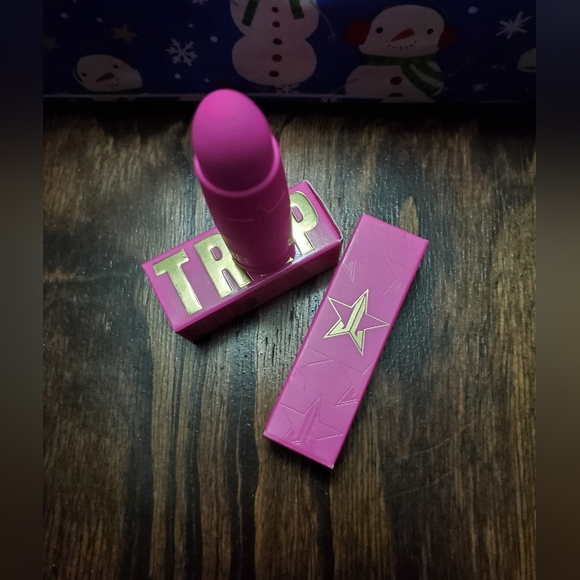 Jeffree Star - Pink Religion Velvet Trap Lipstick - Picture 3 of 6